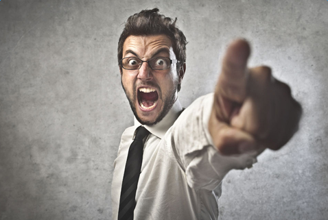 ������������ζԴ���ŭ�Ŀͻ�