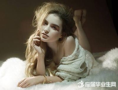 Ů���Ը������������