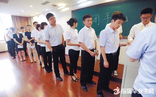 ӭս�߿�����̬��������