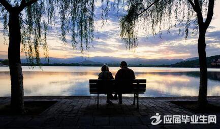 ���˭���ʺϺ�������һ������